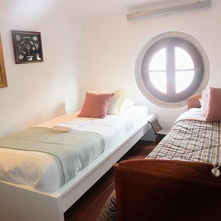 Casa Tipica Portuguesa Holiday home Setubal