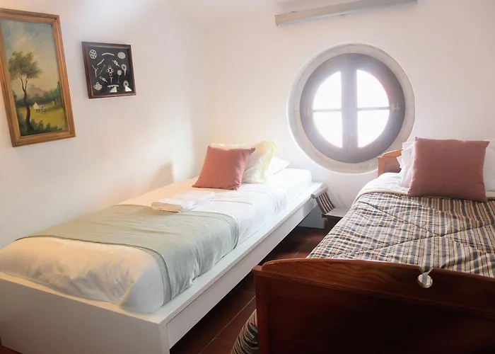 Casa Tipica Portuguesa Castelo & Mar Tatil Evi Setúbal